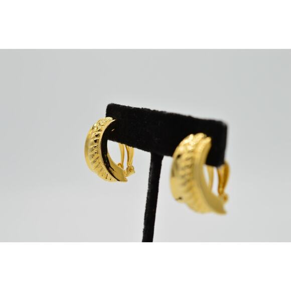 Fernando Originals Vintage Clip On Earrings Shiny Gold Chunky Hoop Signed 80s 9M - Picture 3 of 7
